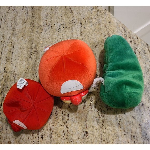 Veggietales VHS Lot of 4. 3 are New Sealed. And 3 Plush Tomato Cucumber - Picture 6 of 12